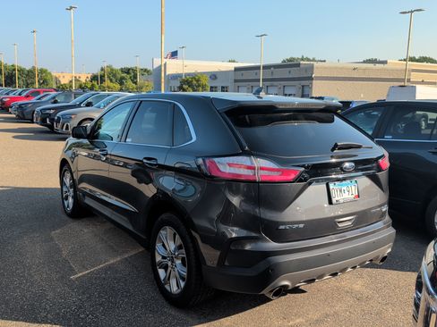 Used 2019 Ford Edge Titanium w/ Equipment Group 301A AWD/4WD image 3