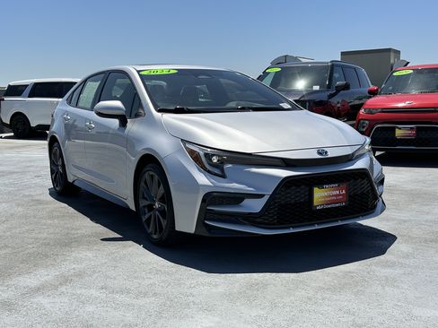 Used 2024 Toyota Corolla SE w/ SE Package FWD image 10