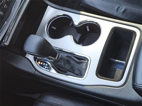 Used 2018 Jeep Grand Cherokee Limited image 20