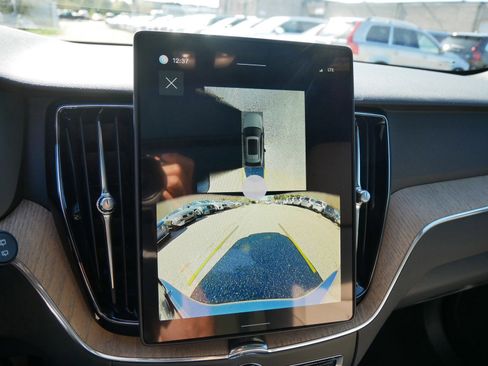 New 2026 Volvo XC60 B5 Plus w/ Climate Package image 10