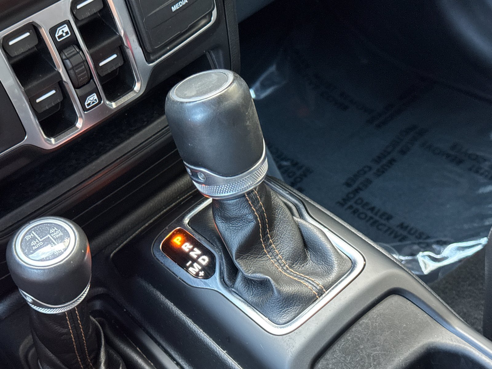 Used 2022 Jeep Wrangler Unlimited Sahara AWD/4WD image 25