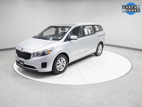 Used 2018 Kia Sedona L image 32