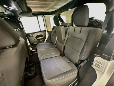 Used 2023 Jeep Wrangler Unlimited Rubicon 4xe w/ Cold Weather Group AWD/4WD image 29