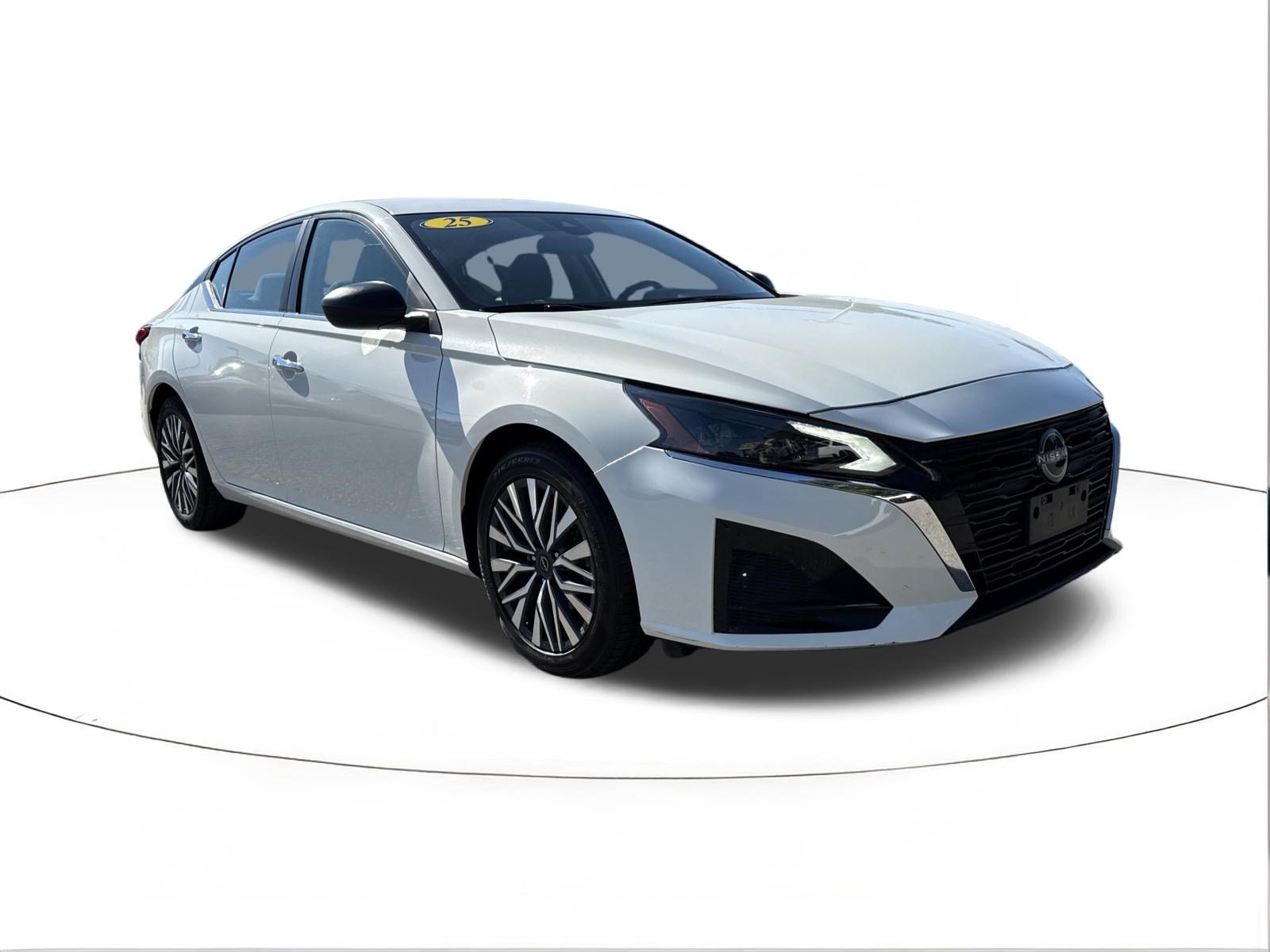 Used 2025 Nissan Altima 2.5 SV FWD image 1