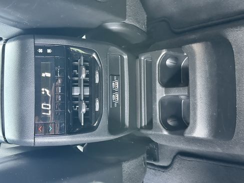 Used 2023 Jeep Grand Cherokee L Laredo image 44