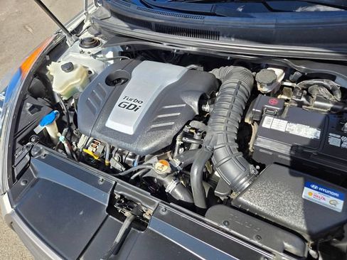 Used 2016 Hyundai Veloster Turbo w/ Option Group 04 FWD image 16