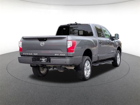 Used 2024 Nissan Titan SV w/ SV Convenience Package image 5