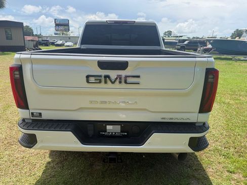 Used 2024 GMC Sierra 2500 Denali Ultimate AWD/4WD image 4