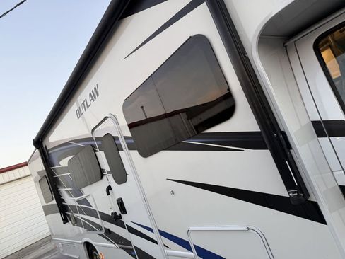 Used 2024 Ford E-450 and Econoline 450 Super Duty w/ Motorhome Prep Package image 22