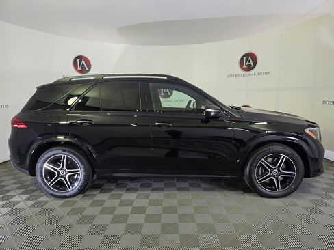 Used 2025 Mercedes-Benz GLE 350 4MATIC image 3