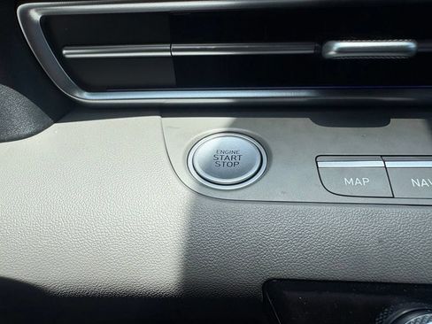 Used 2025 Hyundai Elantra SEL FWD image 24