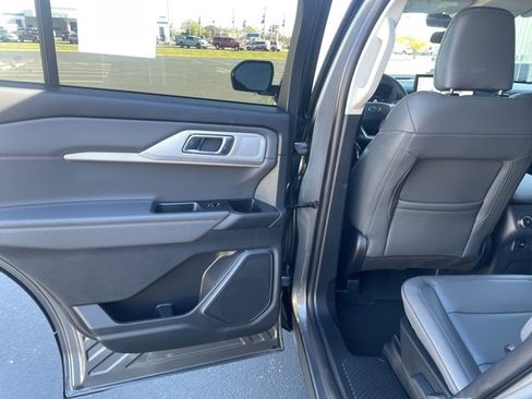 New 2026 Ford Explorer Active w/ Active Comfort Package image 60