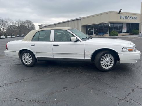 Used 2009 Mercury Grand Marquis LS image 2