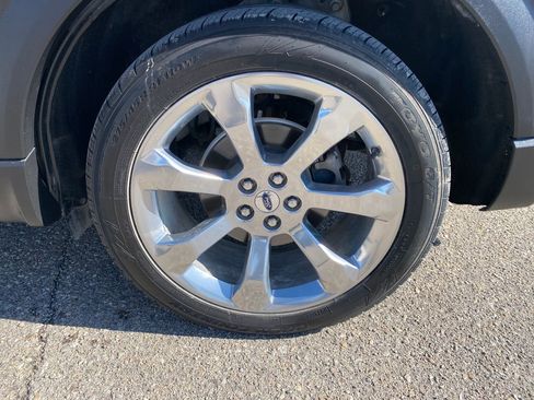 Used 2020 Ford Explorer Platinum w/ Premium Technology Package image 31