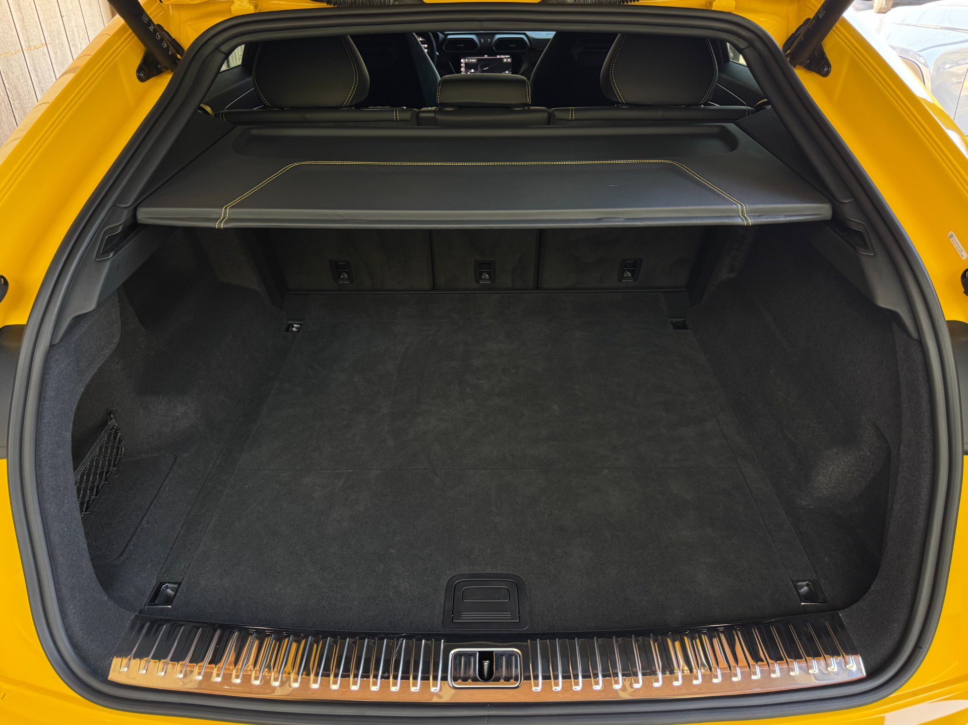 Used 2024 Lamborghini Urus Performante AWD/4WD image 47