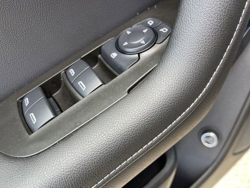 New 2025 Chevrolet Blazer LT w/ Convenience Package image 13