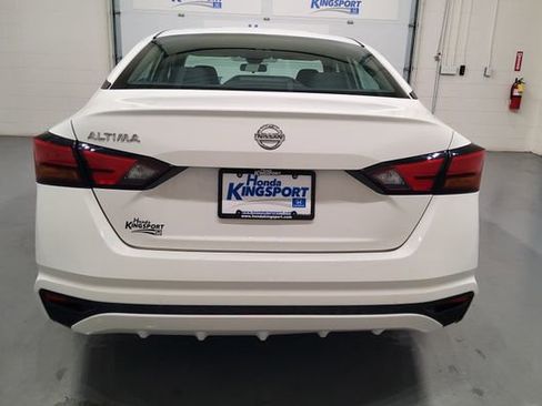 Used 2022 Nissan Altima 2.5 S FWD image 11
