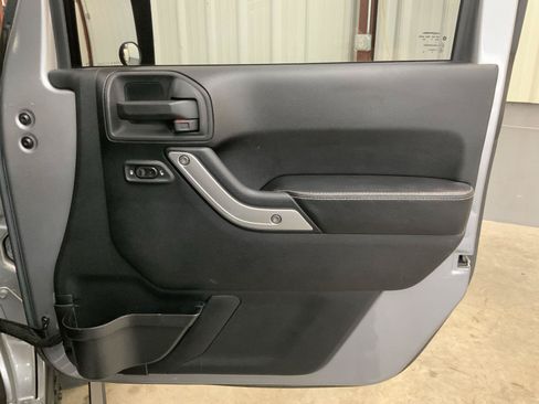 Used 2015 Jeep Wrangler Unlimited Sport AWD/4WD image 22