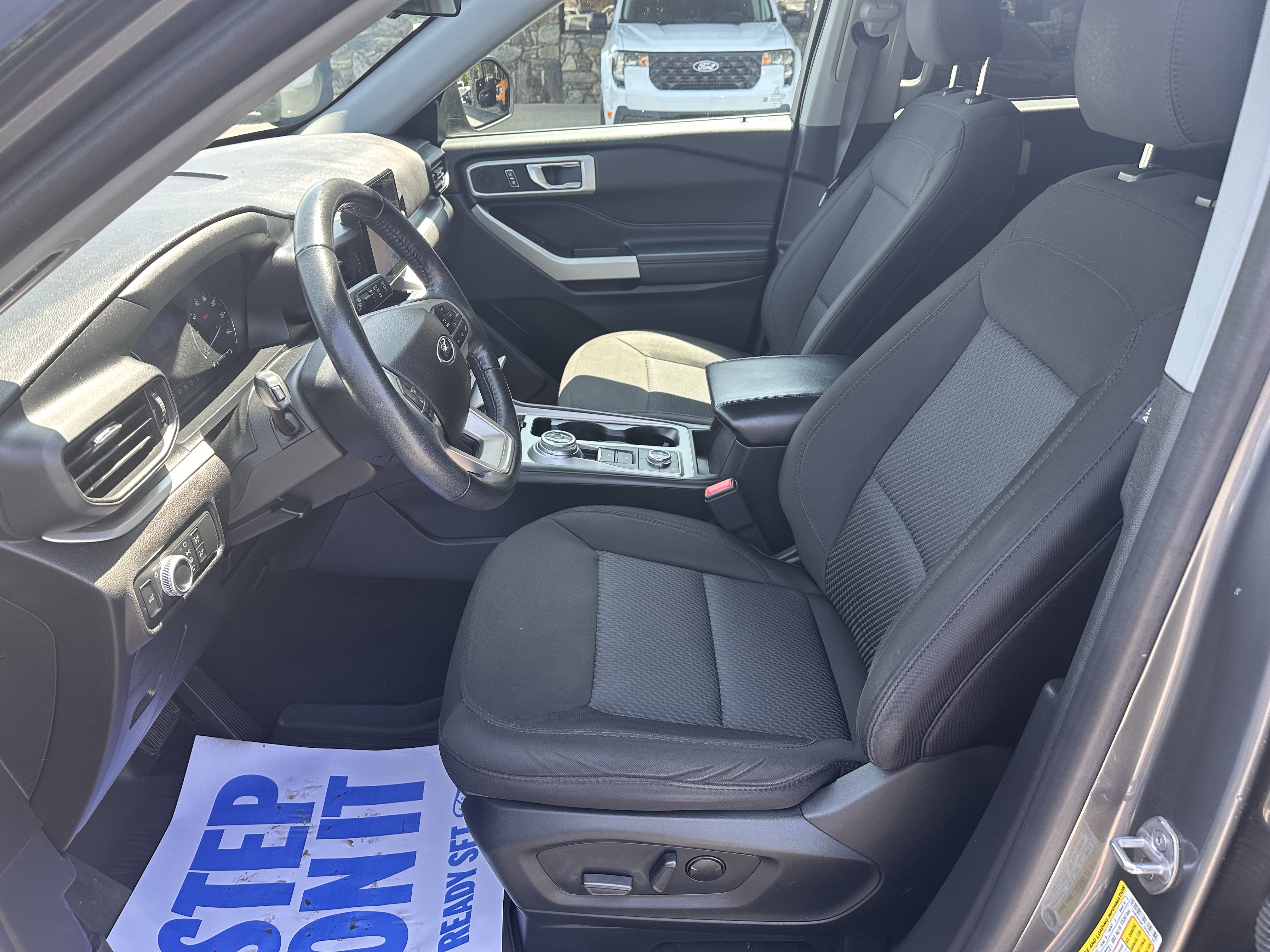 Used 2022 Ford Explorer XLT AWD/4WD image 10