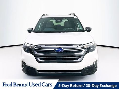Used 2026 Subaru Forester Premium AWD/4WD image 2