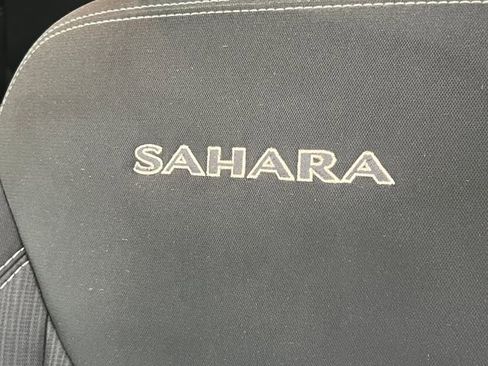 Used 2016 Jeep Wrangler Unlimited Sahara w/ Dual Top Group AWD/4WD image 15