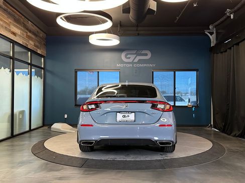 Used 2024 Honda Civic Sport Touring image 4