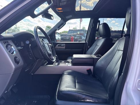 Used 2015 Ford Expedition Limited w/ Equipment Group 301A AWD/4WD image 4