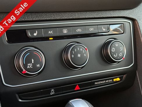 Certified 2022 Volkswagen Atlas Cross Sport SE image 21