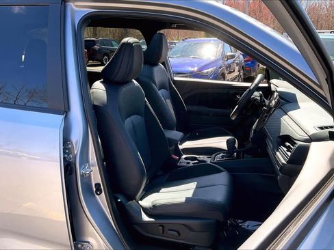 Used 2025 Subaru Forester Touring image 9