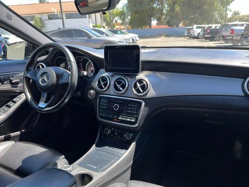 Used 2016 Mercedes-Benz GLA 250 4MATIC image 32