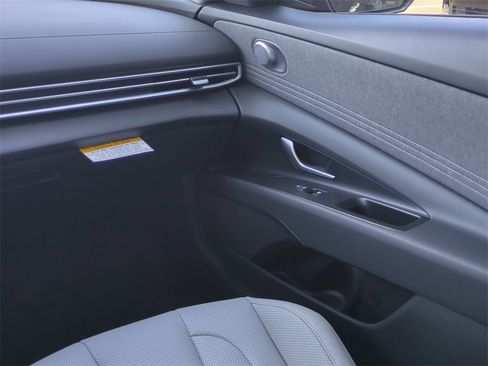New 2026 Hyundai Elantra Limited image 18