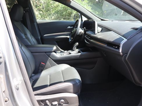 Used 2025 Cadillac XT4 Premium Luxury FWD image 20