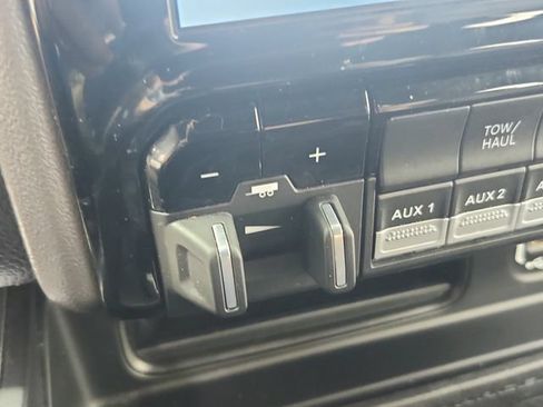 Used 2023 RAM 2500 Laramie AWD/4WD image 32
