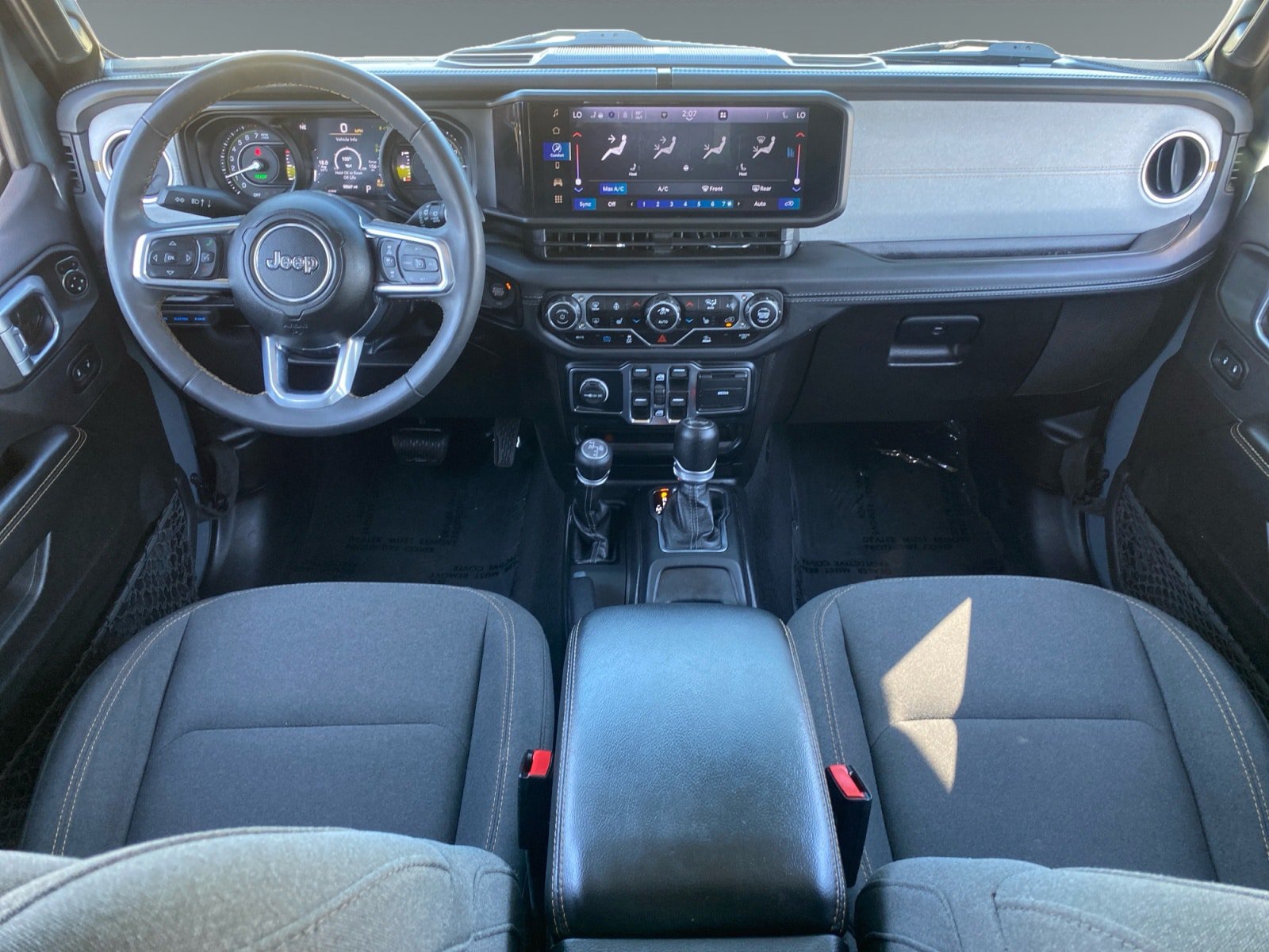 Used 2024 Jeep Wrangler Unlimited Sahara AWD/4WD image 10