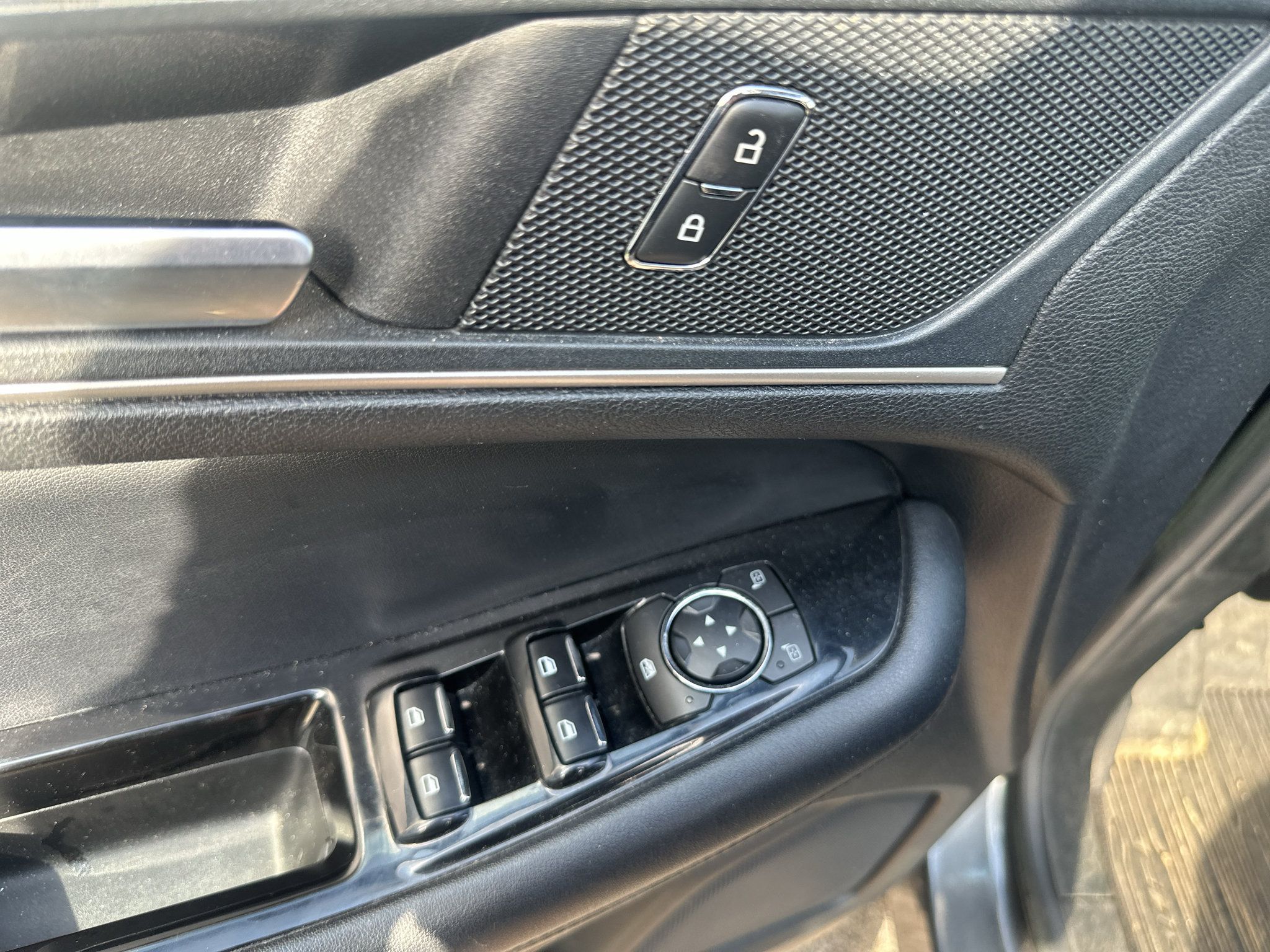 Used 2018 Ford Edge SEL w/ Equipment Group 201A AWD/4WD image 20