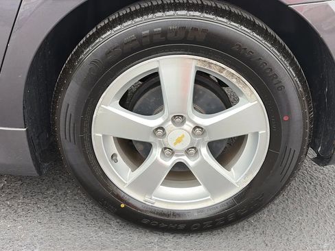 Used 2011 Chevrolet Cruze LT w/ RS Package image 19