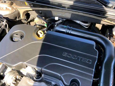 Used 2023 Chevrolet Malibu LT image 32