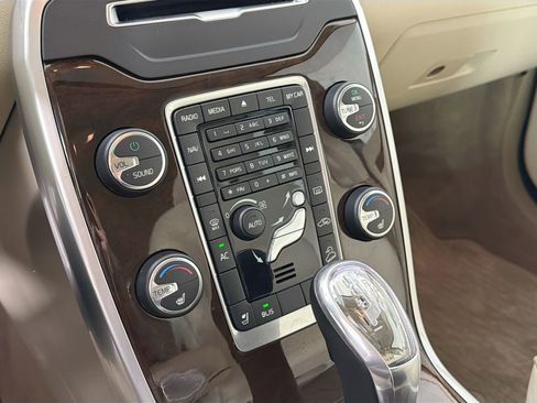 Used 2013 Volvo XC70 T6 image 14