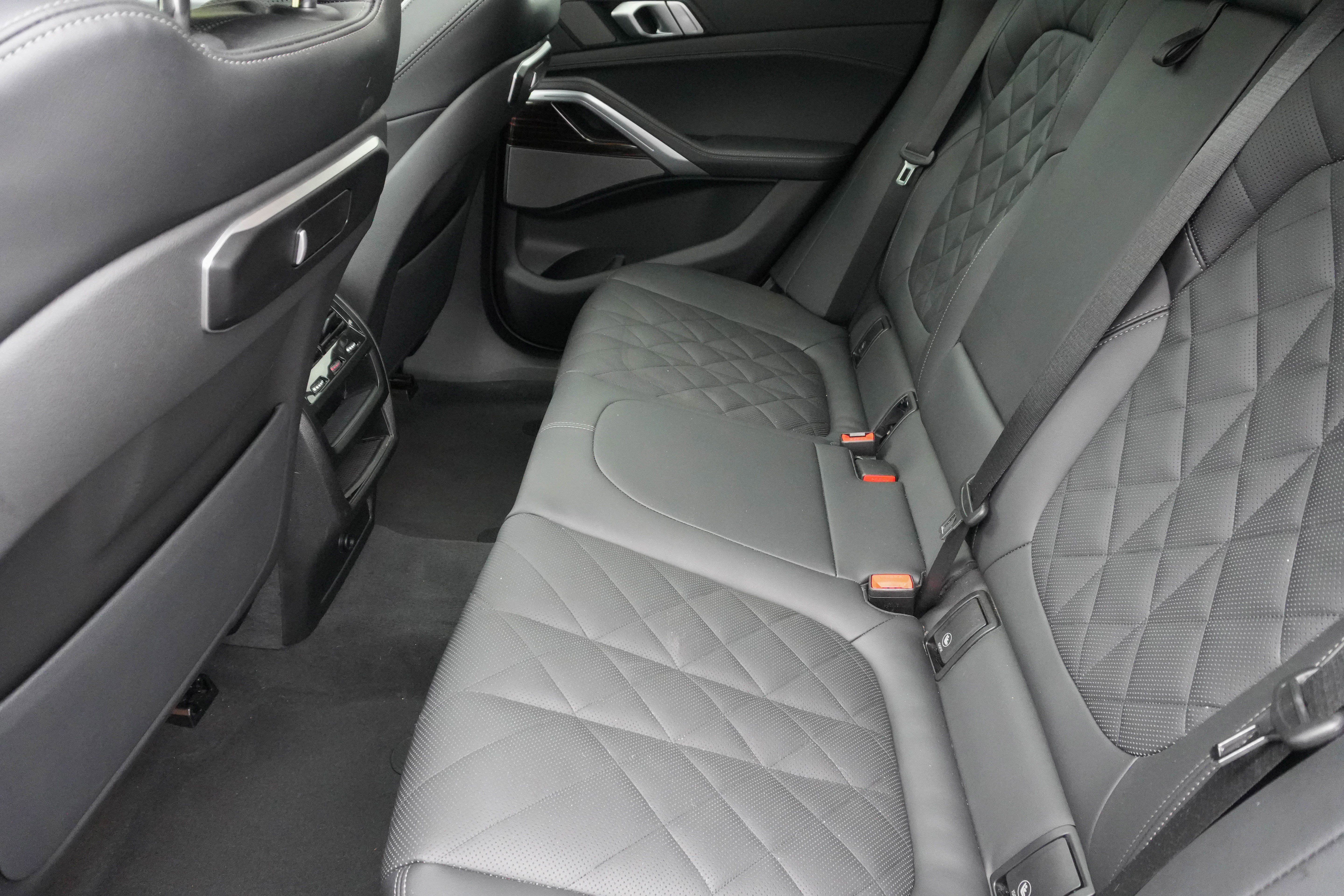 Certified 2025 BMW X6 xDrive40i AWD/4WD image 39