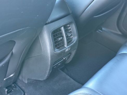 Used 2019 Jeep Cherokee Limited image 26