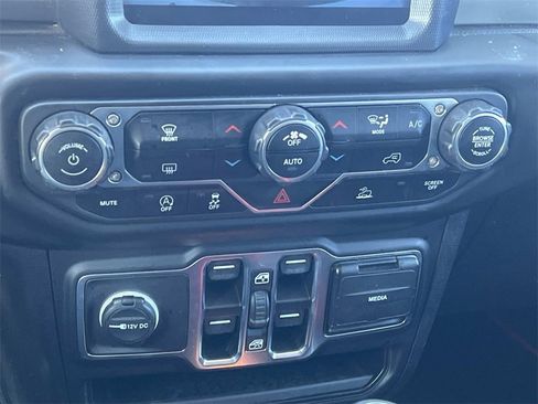 Used 2021 Jeep Wrangler Unlimited Sahara w/ Uconnect 4C Nav & Sound Group image 19