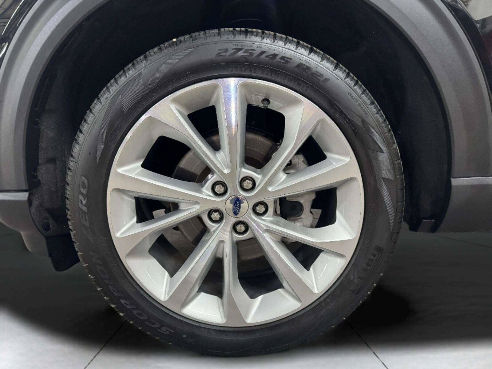 Used 2024 Ford Explorer Platinum w/ Technology Package AWD/4WD image 79