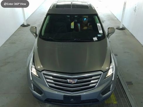 Used 2017 Cadillac XT5 Luxury w/ Driver Awareness Package FWD image 4