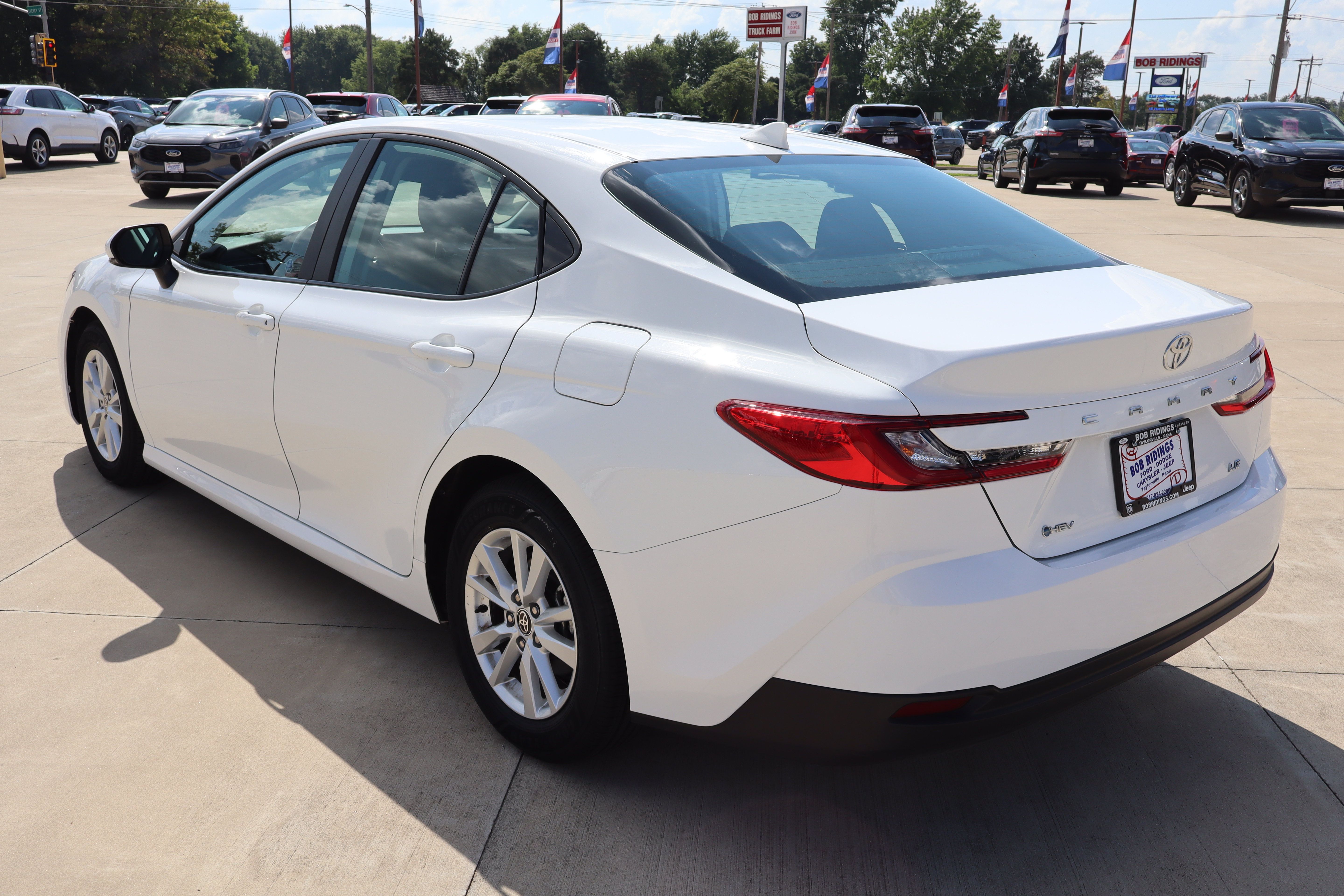 Used 2025 Toyota Camry LE FWD image 7