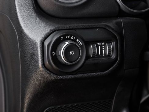 Used 2022 Jeep Wrangler Unlimited Sahara w/ Cold Weather Group image 40