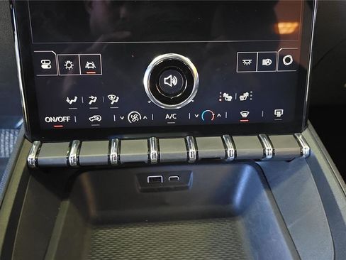 Used 2025 GMC Terrain Elevation image 18