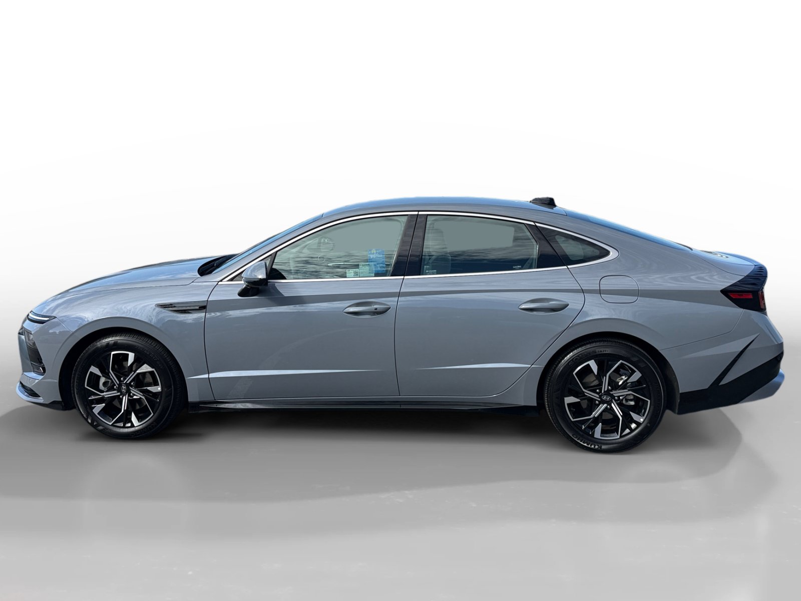 Certified 2025 Hyundai Sonata SEL AWD/4WD image 2