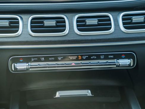 New 2026 Mercedes-Benz GLS 450 4MATIC image 23