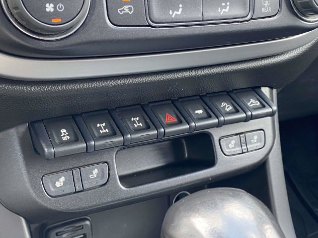 Used 2022 Chevrolet Colorado ZR2 AWD/4WD image 19