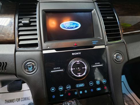 Used 2018 Ford Taurus Limited FWD image 11